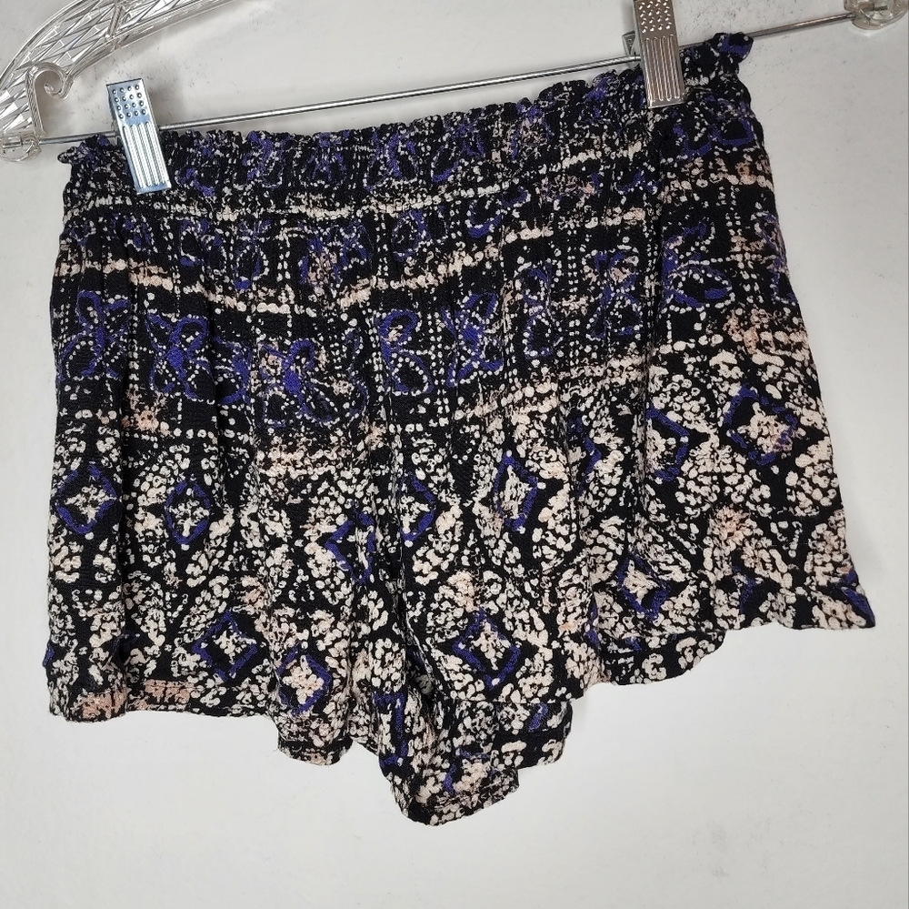 Angie‎ flowy shorts